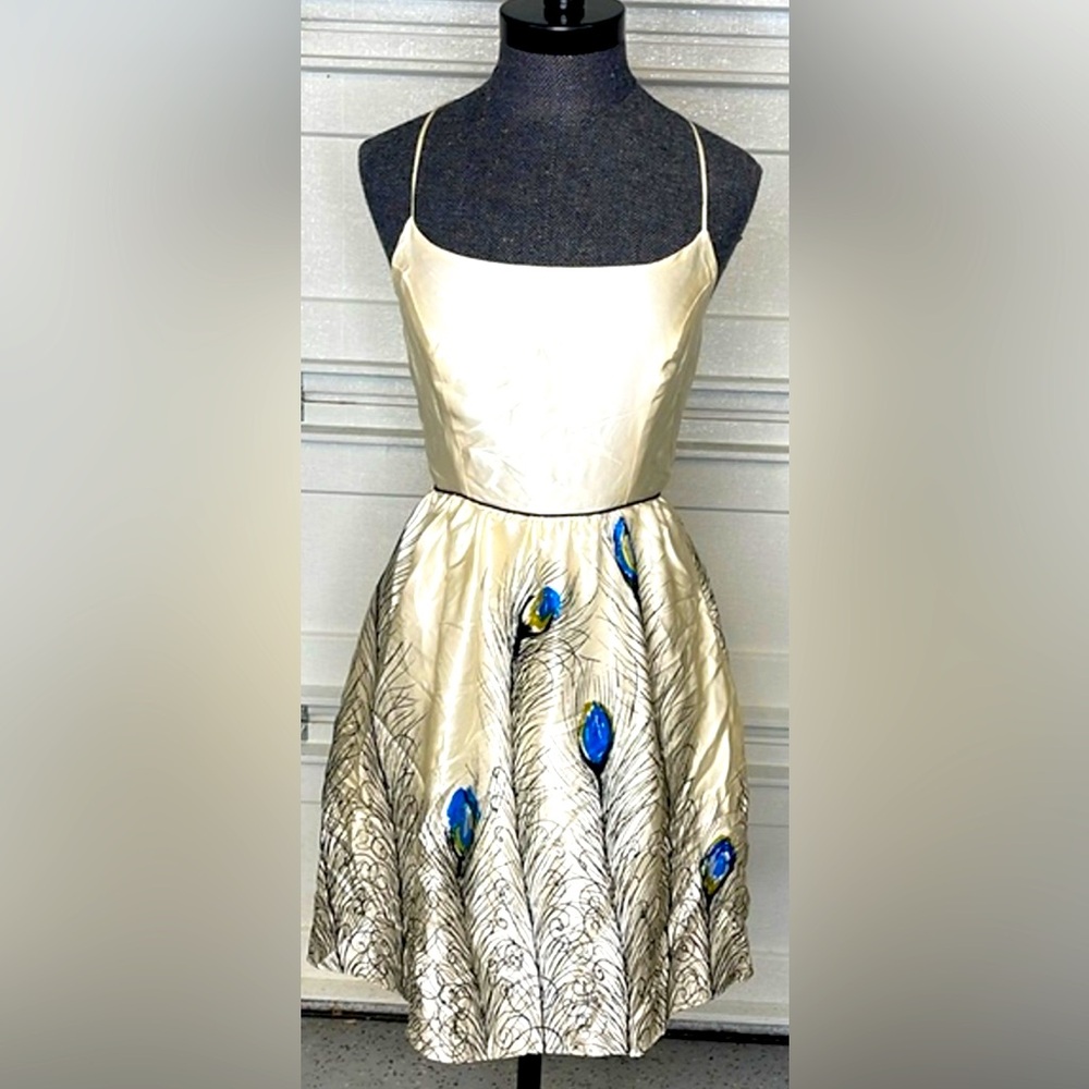 Flirty silk cream peacock print dress flared skirt fitted bodice exposed zipper